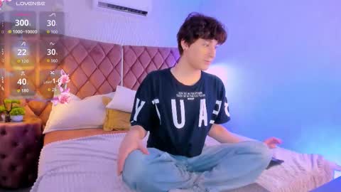 Snapshot of antonylewis chatting on February 2026 10:09:01 AM YummyTony online show from February 2026 10:09:01 AM