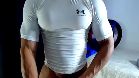 Snapshot of antonywebb94 chatting on October 2025 05:40:01 AM Instagram miguelangel1802 online show from October 2025 05:40:01 AM