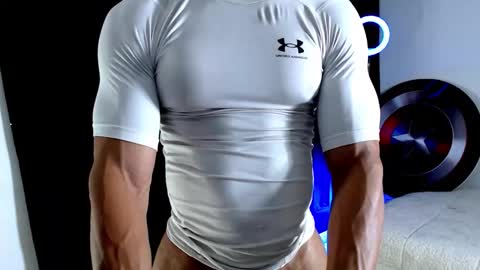 Snapshot of antonywebb94 chatting on November 2025 05:37:02 PM Instagram miguelangel1802 online show from November 2025 05:37:02 PM