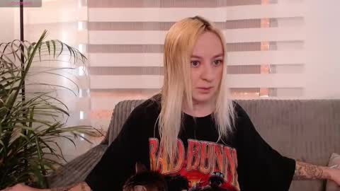 Antonia online show from March 2026 01:04:02 PM