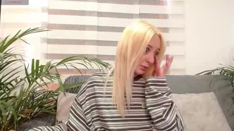 Antonia online show from March 2026 10:15:01 PM