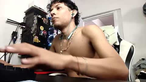 Snapshot of anuardhm chatting on November 2025 02:45:02 PM AnuarDHM online show from November 2025 02:45:02 PM