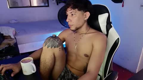 Snapshot of anuardhm chatting on December 2025 04:12:02 PM AnuarDHM online show from December 2025 04:12:02 PM