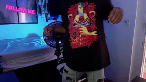 Snapshot of anuardhm chatting on December 2025 03:51:01 PM AnuarDHM online show from December 2025 03:51:01 PM