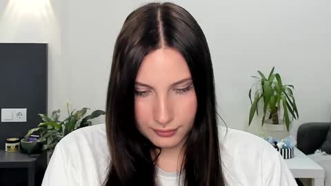 Ann online show from May 2026 06:25:01 PM