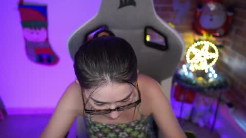 anya online show from December 2024 08:04:01 PM