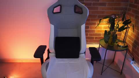 anya online show from January 2025 07:37:01 PM