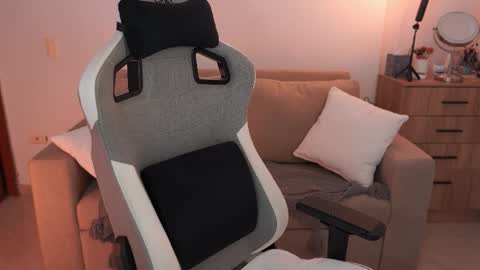 anya online show from February 2026 06:55:02 PM