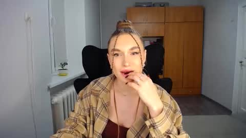 AnyaSmack online show from February 2026 06:37:02 PM