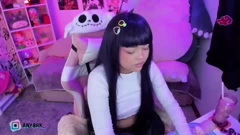 Any online show from October 2025 01:47:01 AM