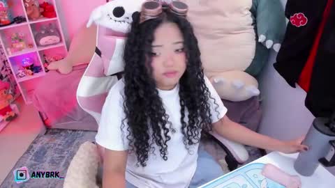 Any online show from November 2025 02:43:02 AM