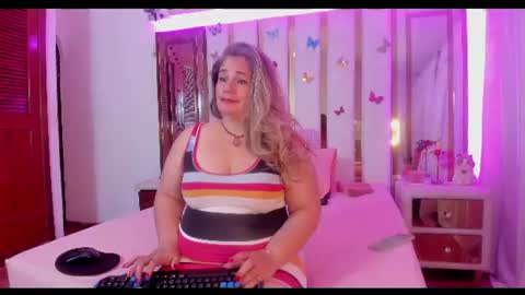 Anyela  online show from June 2026 03:19:02 AM