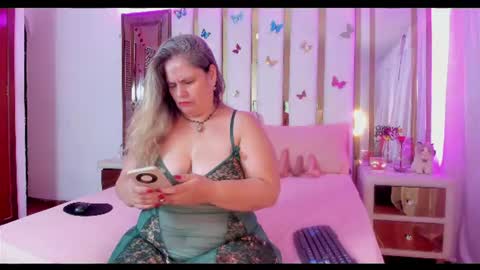 Anyela  online show from June 2026 04:04:02 AM