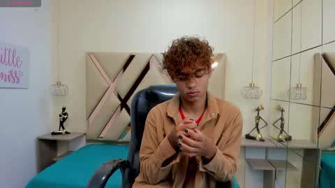 Snapshot of anyelotwink chatting on January 2026 01:03:01 PM anyelotwink online show from January 2026 01:03:01 PM