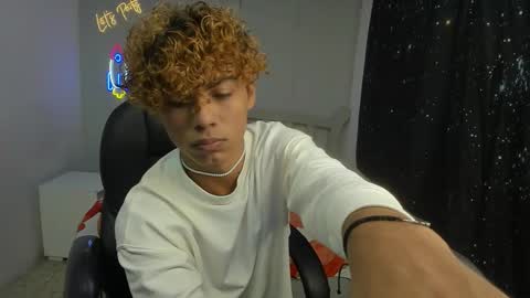 Snapshot of anyelotwink chatting on February 2026 08:40:02 PM anyelotwink online show from February 2026 08:40:02 PM