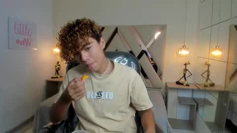 Snapshot of anyelotwink chatting on March 2026 02:21:01 PM anyelotwink online show from March 2026 02:21:01 PM