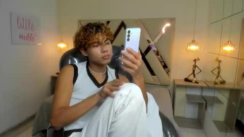 Snapshot of anyelotwink chatting on March 2026 09:09:02 PM anyelotwink online show from March 2026 09:09:02 PM