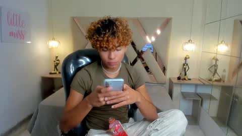 Snapshot of anyelotwink chatting on March 2026 09:01:02 AM anyelotwink online show from March 2026 09:01:02 AM