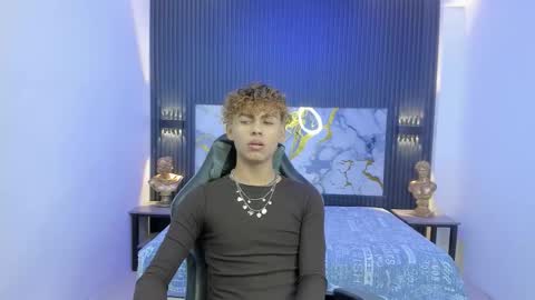 Snapshot of anyelotwink chatting on March 2026 05:01:02 AM anyelotwink online show from March 2026 05:01:02 AM