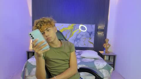 Snapshot of anyelotwink chatting on March 2026 08:19:01 AM anyelotwink online show from March 2026 08:19:01 AM