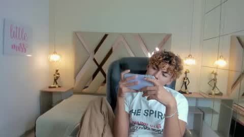 Snapshot of anyelotwink chatting on March 2026 04:28:02 AM anyelotwink online show from March 2026 04:28:02 AM