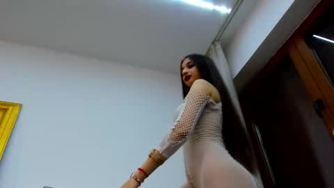 Anyssia  online show from November 2025 06:52:01 PM