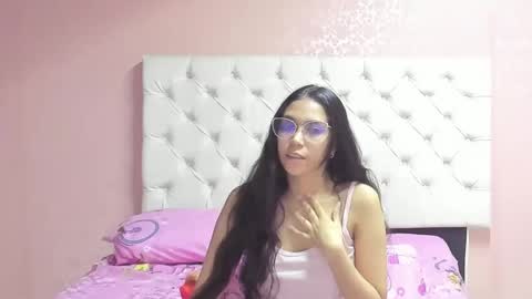 Snapshot of aome_rainbow2 chatting on February 2025 06:02:01 AM Aome Rainbow online show from February 2025 06:02:01 AM