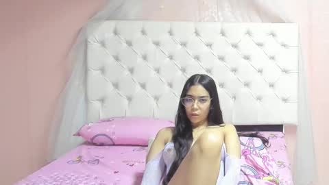 Snapshot of aome_rainbow2 chatting on November 2025 06:13:02 AM Aome Rainbow online show from November 2025 06:13:02 AM