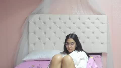 Snapshot of aome_rainbow2 chatting on November 2025 07:05:02 AM Aome Rainbow online show from November 2025 07:05:02 AM