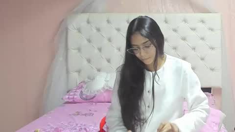 Snapshot of aome_rainbow2 chatting on November 2025 06:34:02 AM Aome Rainbow online show from November 2025 06:34:02 AM