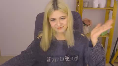 Snapshot of apheliastar chatting on October 2025 02:57:02 PM ApheliaStar online show from October 2025 02:57:02 PM