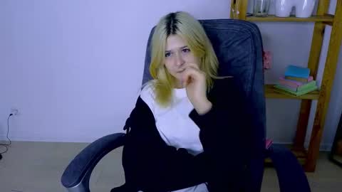 Snapshot of apheliastar chatting on November 2025 03:56:01 PM ApheliaStar online show from November 2025 03:56:01 PM