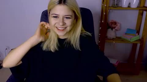 Snapshot of apheliastar chatting on November 2025 04:07:02 PM ApheliaStar online show from November 2025 04:07:02 PM