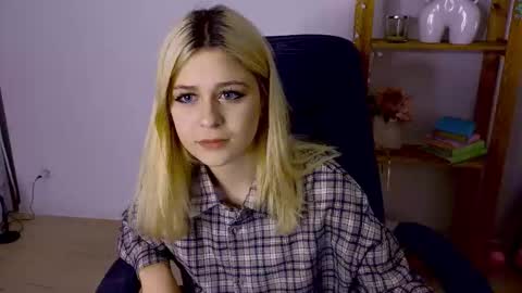 Snapshot of apheliastar chatting on November 2025 03:56:02 PM ApheliaStar online show from November 2025 03:56:02 PM