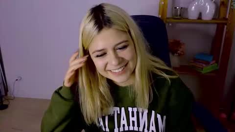 Snapshot of apheliastar chatting on November 2025 03:12:01 PM ApheliaStar online show from November 2025 03:12:01 PM