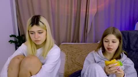 Snapshot of apheliastar chatting on December 2025 05:30:01 PM ApheliaStar online show from December 2025 05:30:01 PM