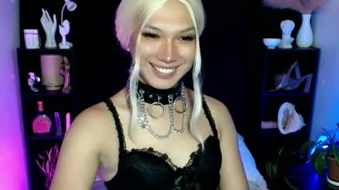 Snapshot of aphr0dite_x chatting on February 2025 11:32:02 AM Roman Goddess online show from February 2025 11:32:02 AM