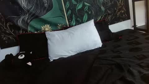 Snapshot of aphrodite__bloom chatting on February 2025 07:27:02 PM aphrodite__bloom online show from February 2025 07:27:02 PM