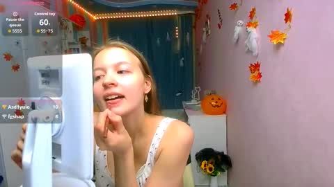 Aphrodite online show from November 2025 01:24:01 PM