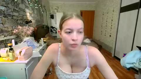 Aphrodite online show from May 2026 01:05:02 PM
