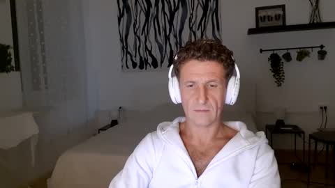 Snapshot of apollobest77 chatting on December 2024 09:28:01 PM apollobest77 online show from December 2024 09:28:01 PM