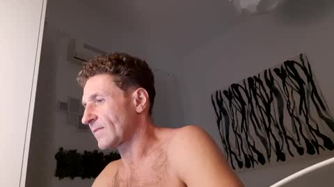 Snapshot of apollobest77 chatting on December 2024 07:07:01 PM apollobest77 online show from December 2024 07:07:01 PM