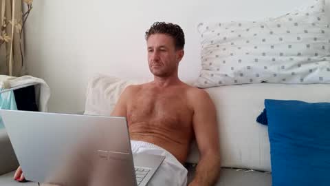 Snapshot of apollobest77 chatting on September 2025 09:09:01 AM apollobest77 online show from September 2025 09:09:01 AM