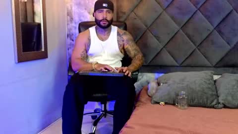 Snapshot of apolo_rousse chatting on September 2025 09:49:01 PM Apolo online show from September 2025 09:49:01 PM