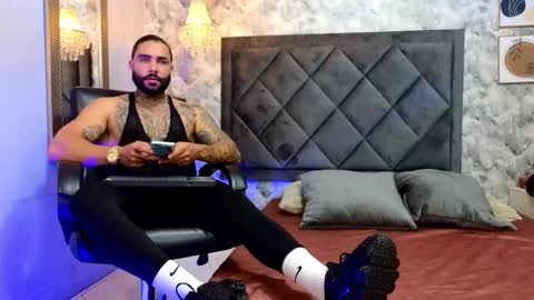 Snapshot of apolo_rousse chatting on September 2025 11:38:02 PM Apolo online show from September 2025 11:38:02 PM