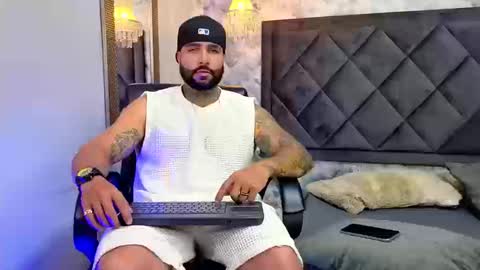 Snapshot of apolo_rousse chatting on September 2025 11:17:02 PM Apolo online show from September 2025 11:17:02 PM