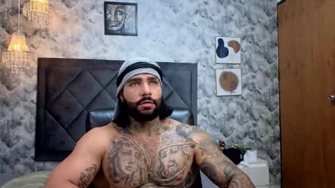 Snapshot of apolo_rousse chatting on October 2025 11:03:02 PM Apolo online show from October 2025 11:03:02 PM