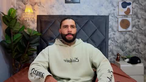 Snapshot of apolo_rousse chatting on November 2025 09:24:02 PM Apolo online show from November 2025 09:24:02 PM