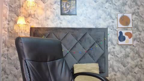 Snapshot of apolo_rousse chatting on December 2025 08:51:01 PM Apolo online show from December 2025 08:51:01 PM