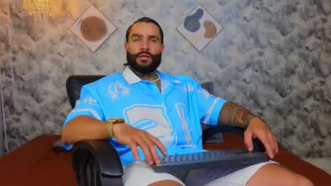 Snapshot of apolo_rousse chatting on December 2025 09:30:01 PM Apolo online show from December 2025 09:30:01 PM